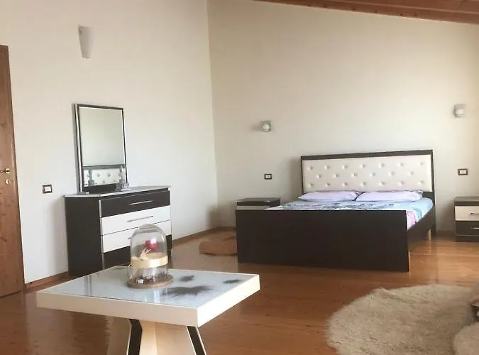 Greenvilla Park * دراس