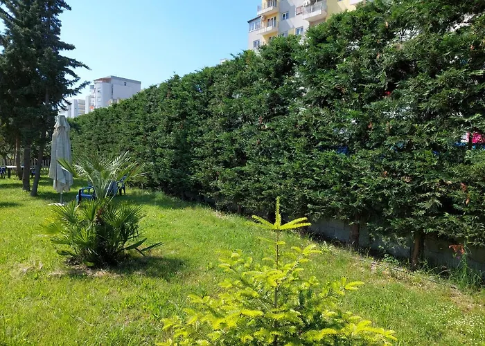 Greenvilla Park Apartment *